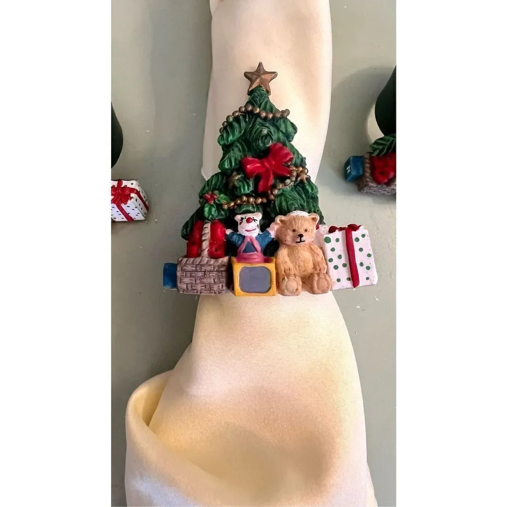 Vintage Hand Painted Christmas Present Teddy Bear Napkin Ring Holders Lot of 5‎